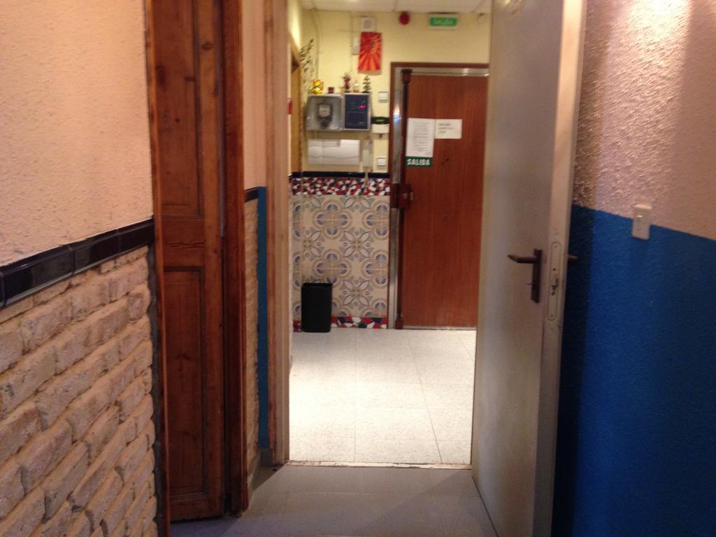 Pension Bertolin バルセロナ エクステリア 写真