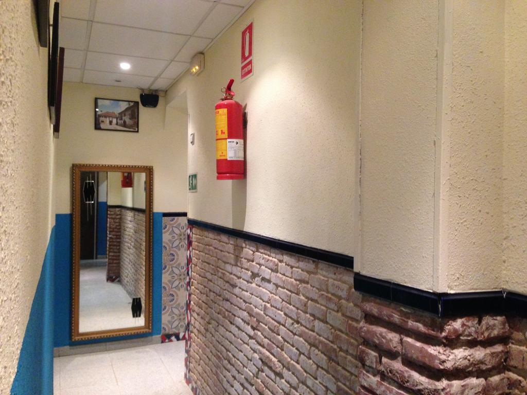Pension Bertolin バルセロナ エクステリア 写真